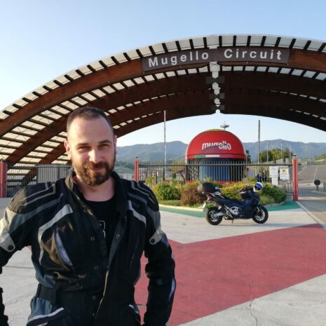 Fischer Peter - Na motorke po Európe cez hory aj mestá (2)
