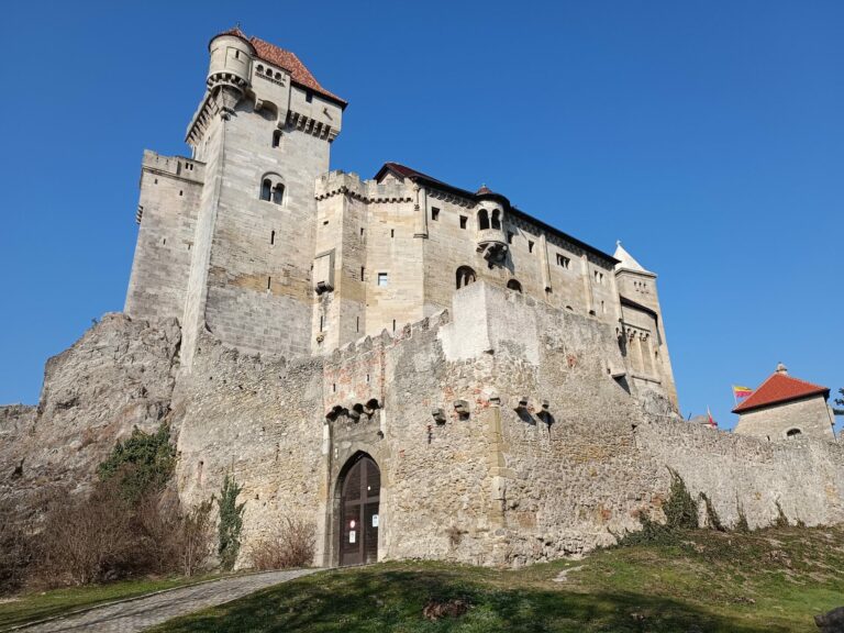 Lukáš Maleček – Lovec hradov – Ako som za tri roky navštívil viac ako 500 hradov v ôsmich krajinách